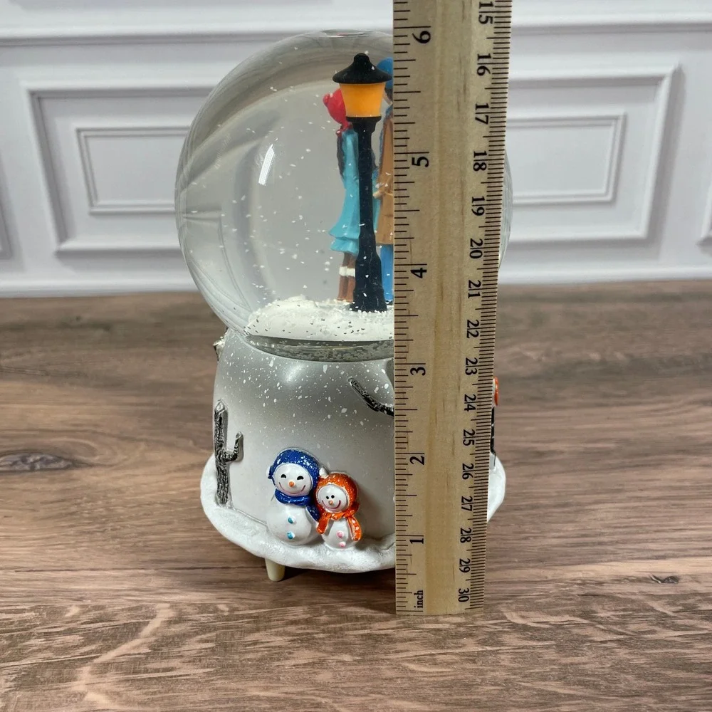 Romantic Couple Snow Globe Musical Light Up‎ Winter Scene Snowman Christmas Gift